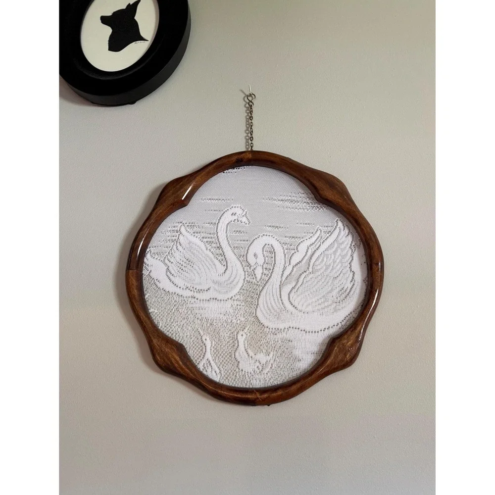 Vintage Swan Lace Wall Hanging - Picture 5 of 17